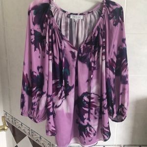 Pretty Jennifer Lopez blouse